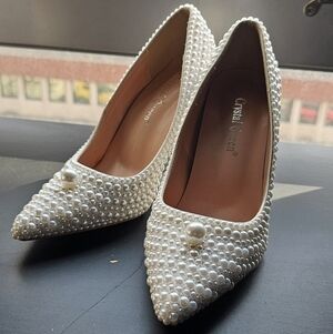 Women's White Pearl-Embellished Pointed Toe Pumps